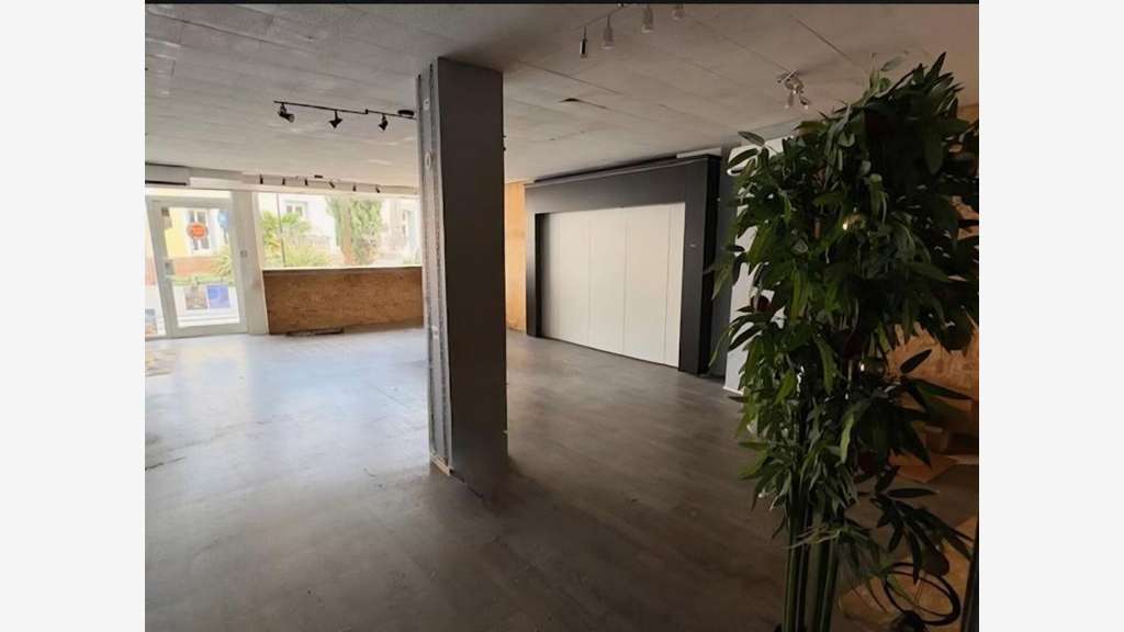 A louer local commercial 130m² centre ville Dreux