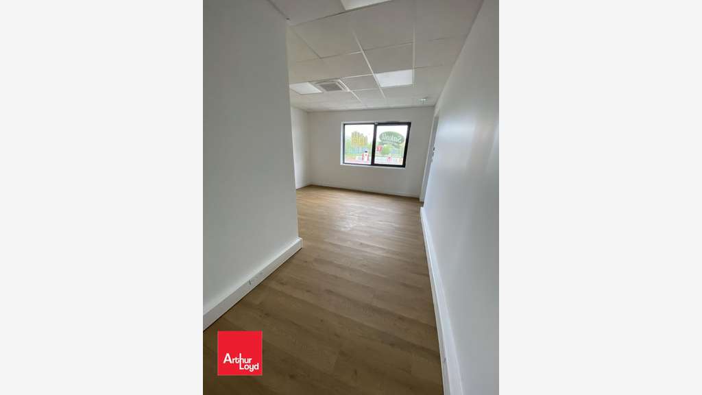 A louer local d'activités 1398m² à Dreux Nord 