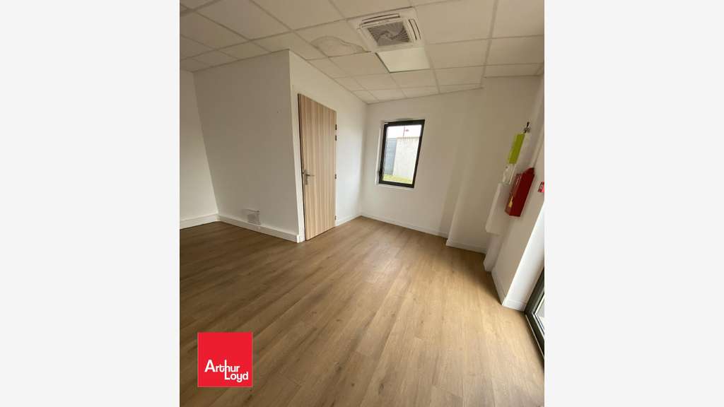 A louer local d'activités 1398m² à Dreux Nord 