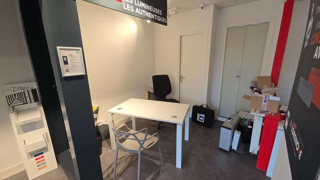 A louer local commercial 82m² à Dreux centre