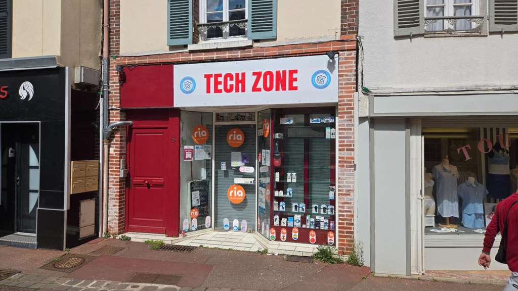 Location beau local commercial à Dreux centre