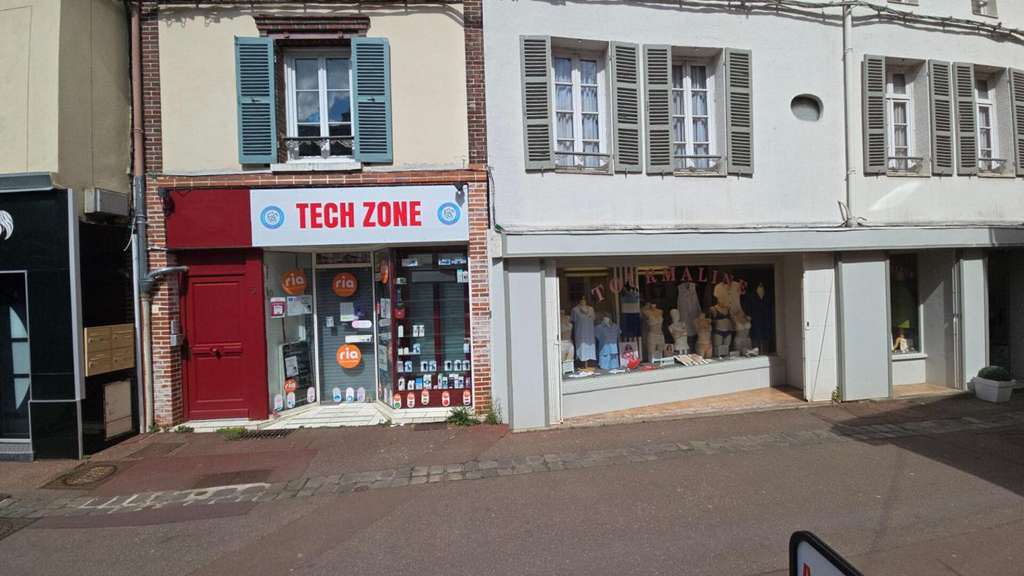 Location beau local commercial à Dreux centre