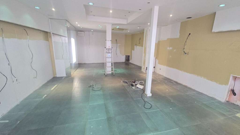 28100 DREUX - LOCATION LOCAL COMMERCIAL 67 M² ,