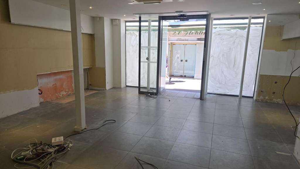 28100 DREUX - LOCATION LOCAL COMMERCIAL 67 M² ,