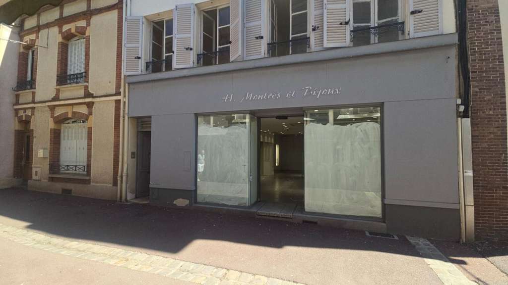 28100 DREUX - LOCATION LOCAL COMMERCIAL 67 M² ,