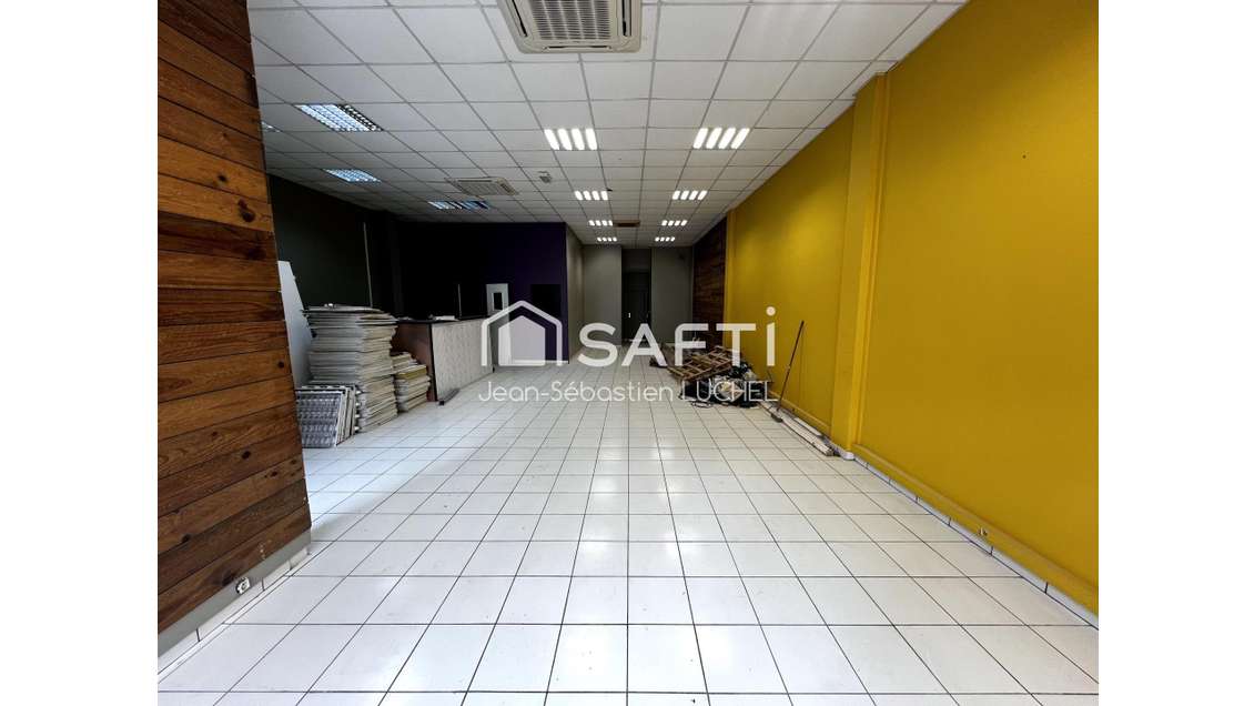 A louer local commercial 156m² Z.I Champigny