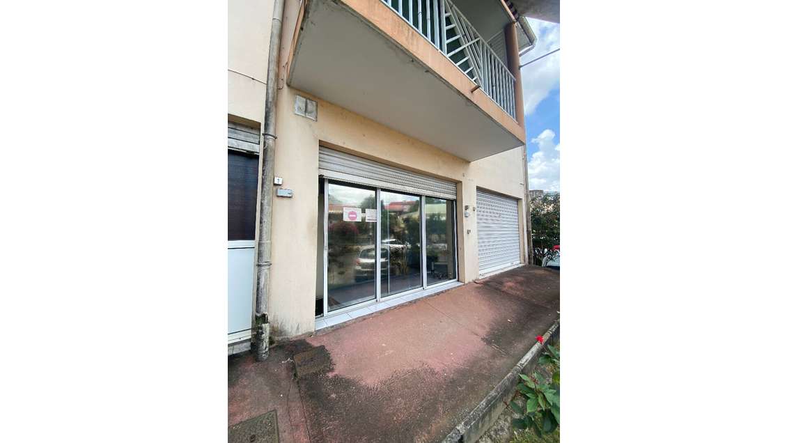 A louer local commercial 40m² Ducos ZAC La Source
