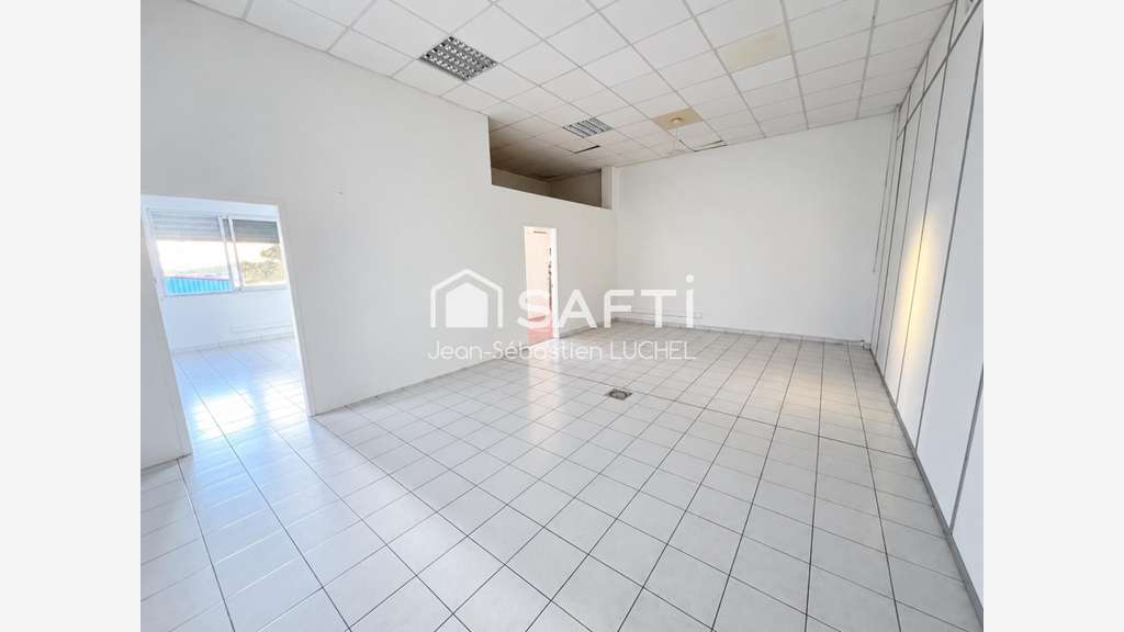 Loue local professionnel commercial de 80m² Ducos