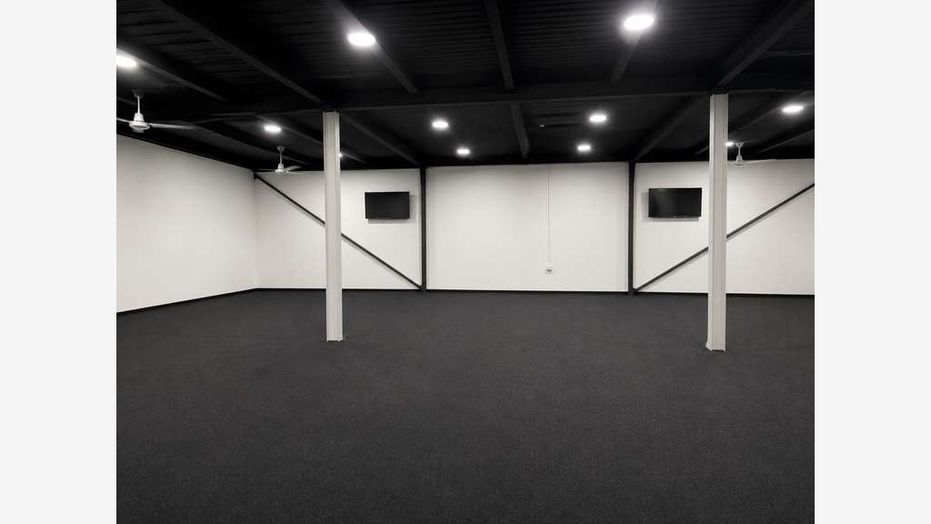 LOCAL COMMERCIAL / BUREAUX 300 M2 EN R+1, rénové