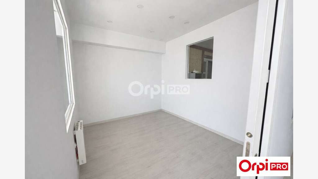 A louer local commercial 78m² empl strat Dunkerque
