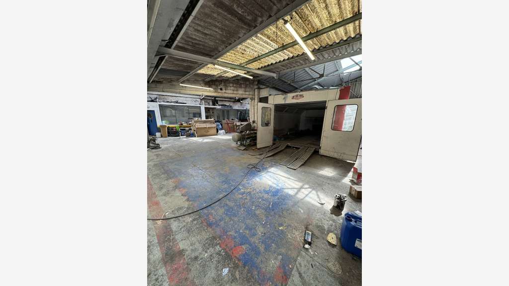 A louer hangar 332m² proche autoroute Dunkerque