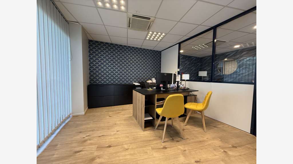 A louer local commercial 334m² à Échirolles