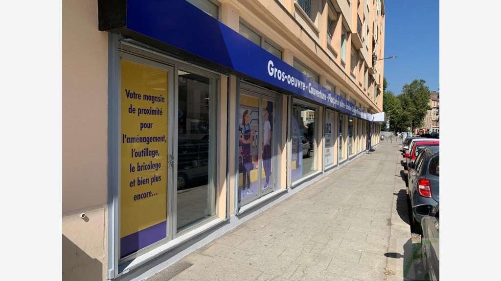 Local commerciaux 687m² en RDC à Échirolles