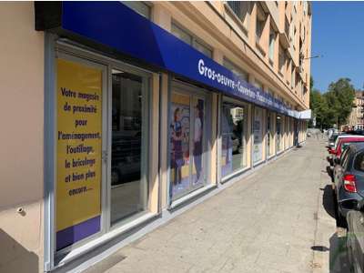 Local commerciaux 687m² en RDC à Échirolles