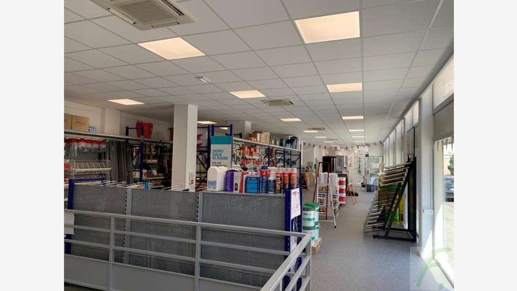 Local commerciaux 687m² en RDC à Échirolles