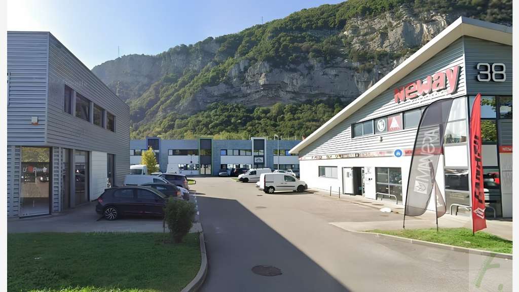 Locaux 342m² à louer à Échirolles