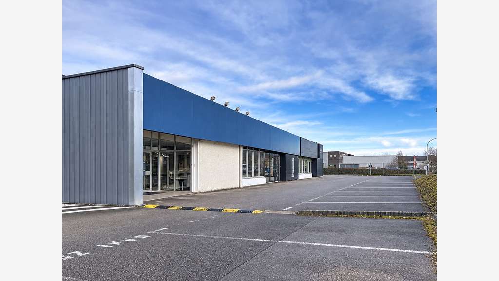LOCAL COMMERCIAL À LOUER – ÉCOLE-VALENTIN