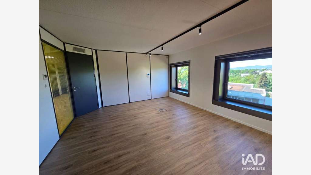 A louer local médical 22m² à Écully Parc Européen