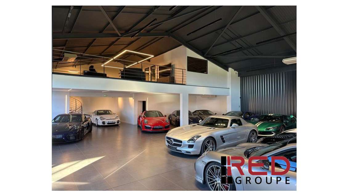 A louer local commercial de 450m² en za Eguilles