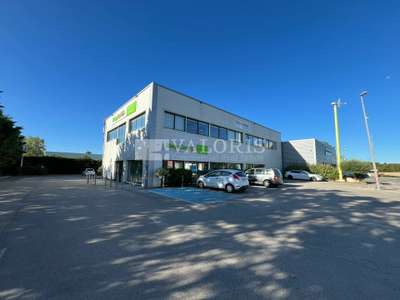Location Locaux commerciaux - Boutiques à Éguilles
