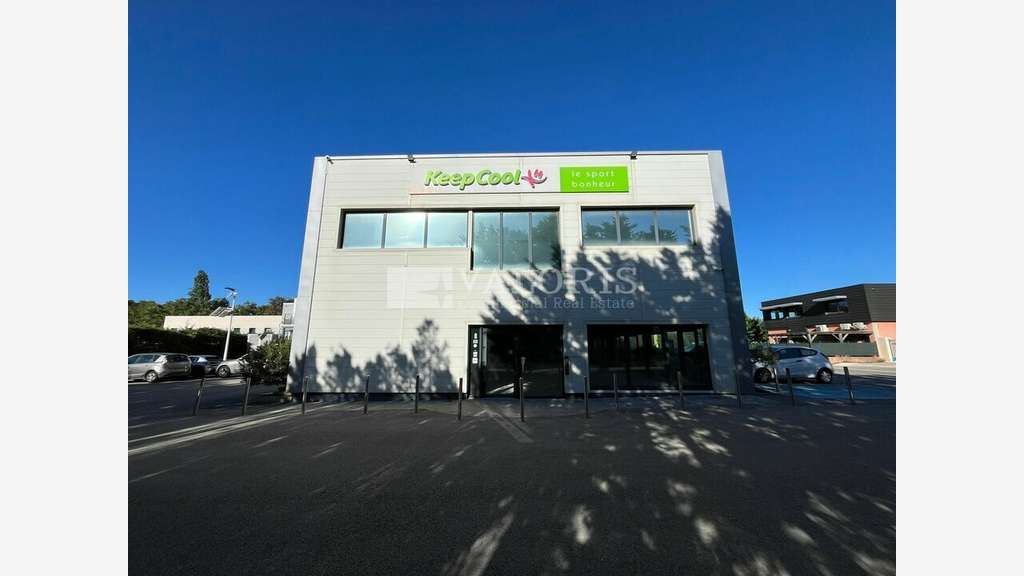 A louer local 380m² à Eguilles ZA Jallassières 