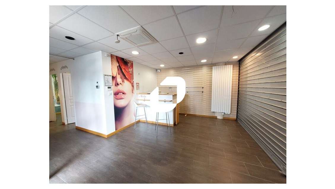 A louer Local commercial 105m² Elancourt