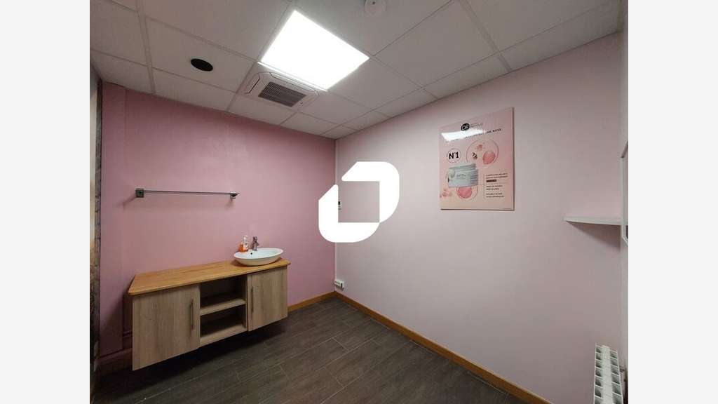 A louer Local commercial 55m² Elancourt