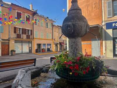 Location Locaux commerciaux - Boutiques à Embrun