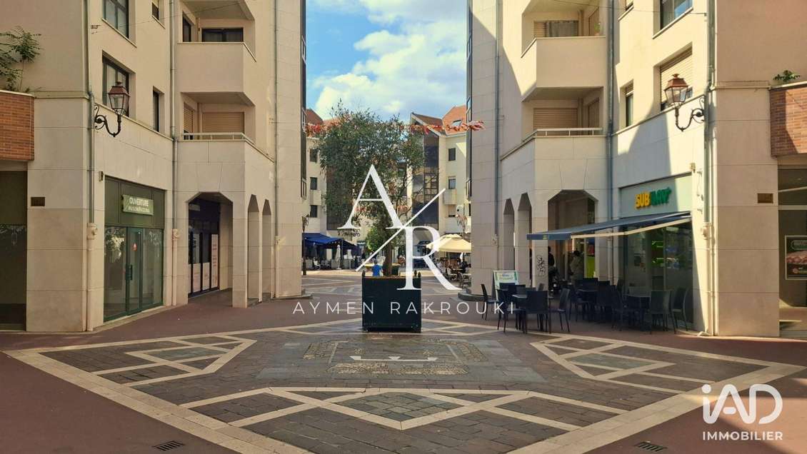 Local commercial à Enghien-les-Bains