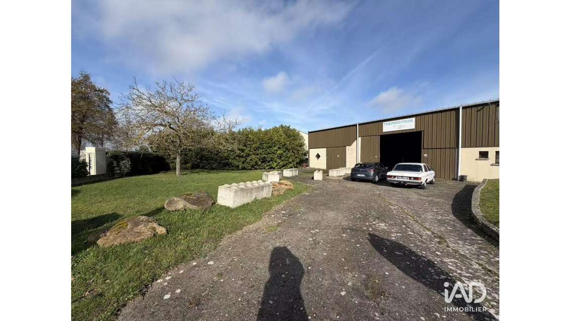 Local commercial à Ennery