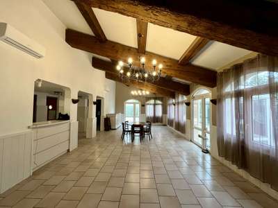 Location Locaux commerciaux - Boutiques à Entraigues-sur-la-Sorgue