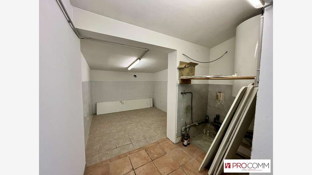 A louer local commercial de 170m² à Entraigues