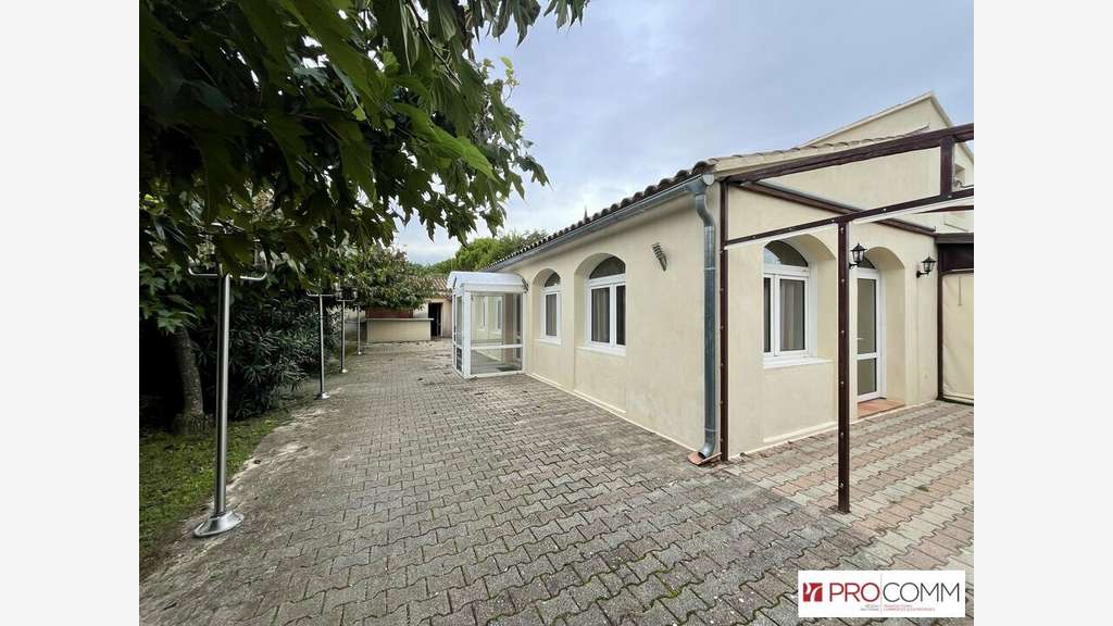 A louer local commercial de 170m² à Entraigues