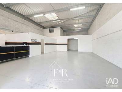 Location Locaux commerciaux - Boutiques à Entraigues-sur-la-Sorgue