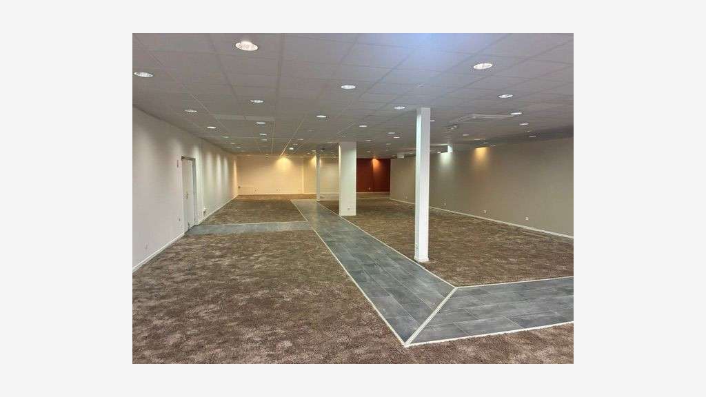 Local commercial à louer de 1 260m² en ZAC Epagny