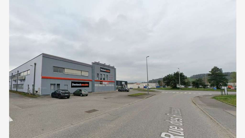 74 - EPAGNY LOCAL COMMERCIAL EN ETAGE