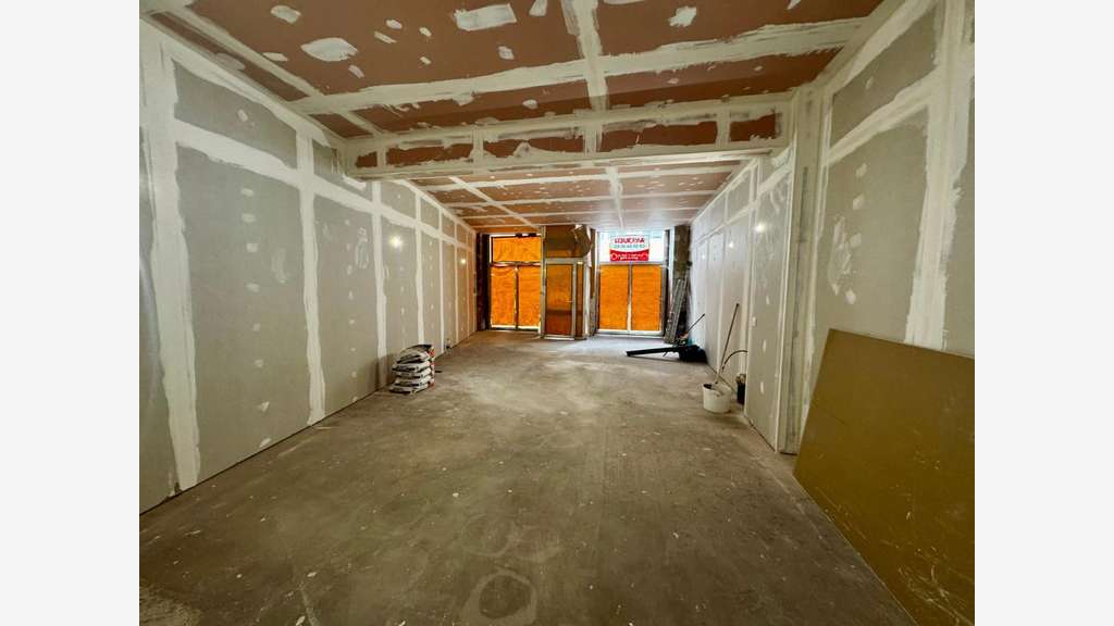 Local commercial 77m² à louer au centre d'Epernay