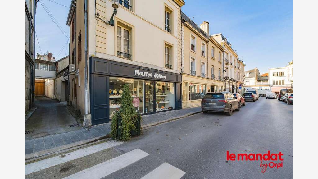 Local commercial 135m² à louer à Epernay centre