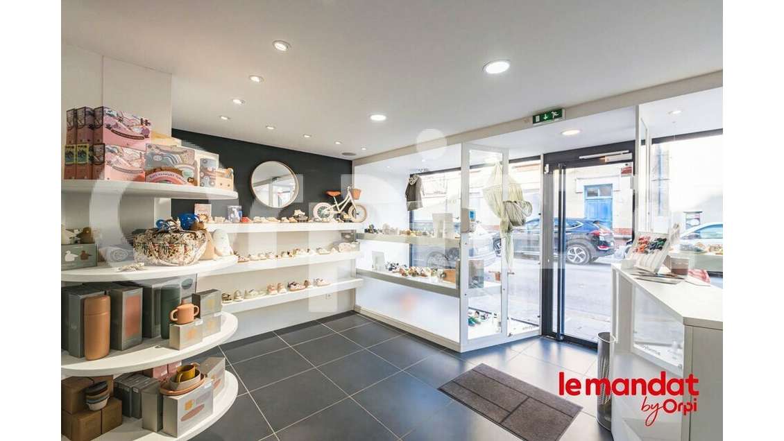 LOCAL COMMMERCIAL DE 135 M² en Centre Ville
