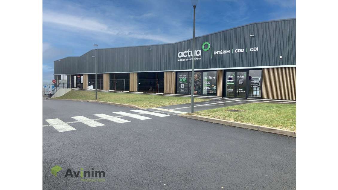 A louer cellule commerciale 242m² à Jeuxey