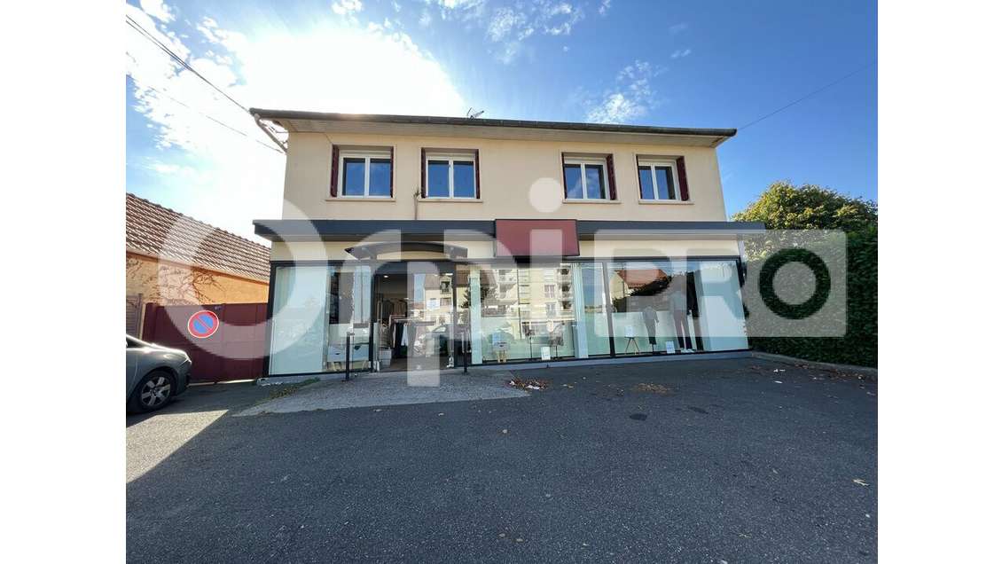 Local commercial 304m² à louer à Épinay-sur-Orge