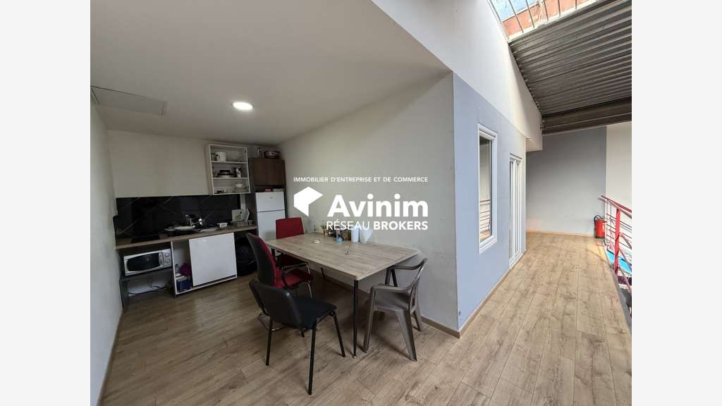 A louer local pour activité garage 308m² à Eragny