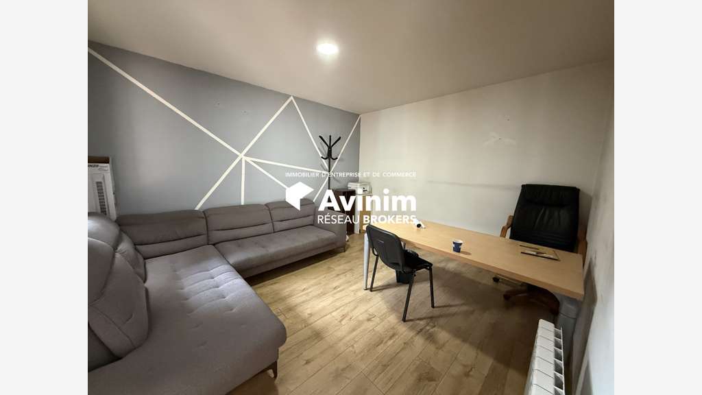 A louer local pour activité garage 308m² à Eragny