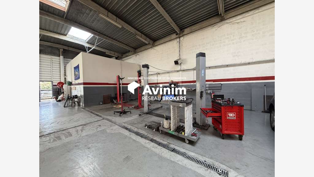 A louer local pour activité garage 308m² à Eragny