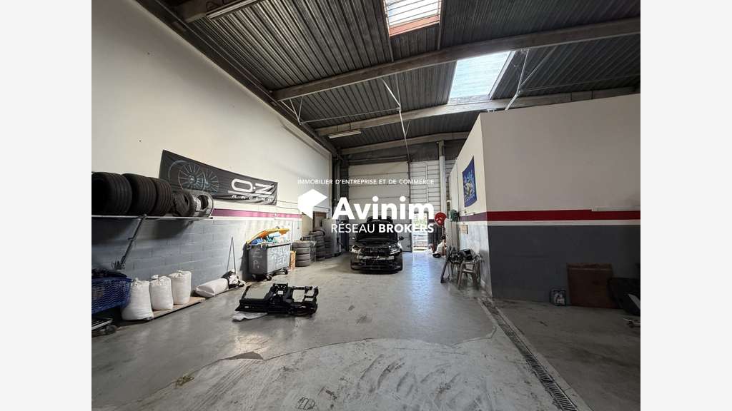 A louer local pour activité garage 308m² à Eragny