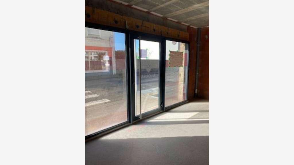Local commercial 63m² à louer à Erdeven