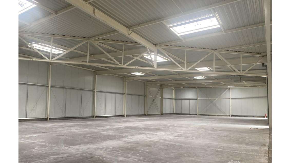 Location hangar 900m² à Eslettes- ZA Polen