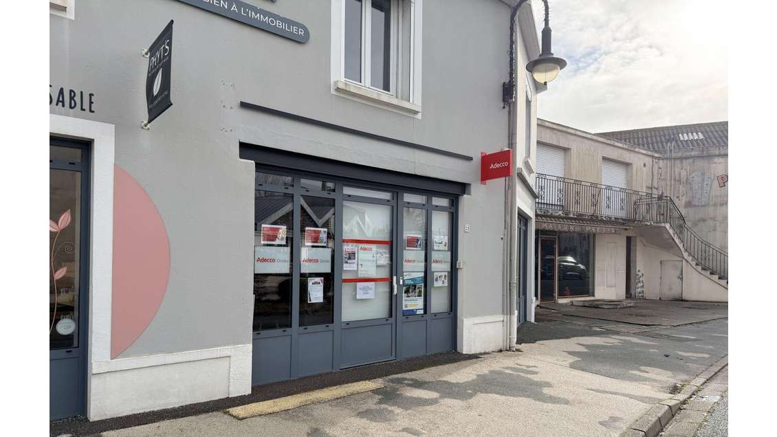 Location local 61m² les Essarts en Bocage centre