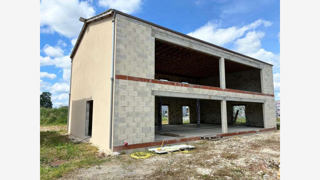 Local commercial 250m² modulable à louer Estillac 