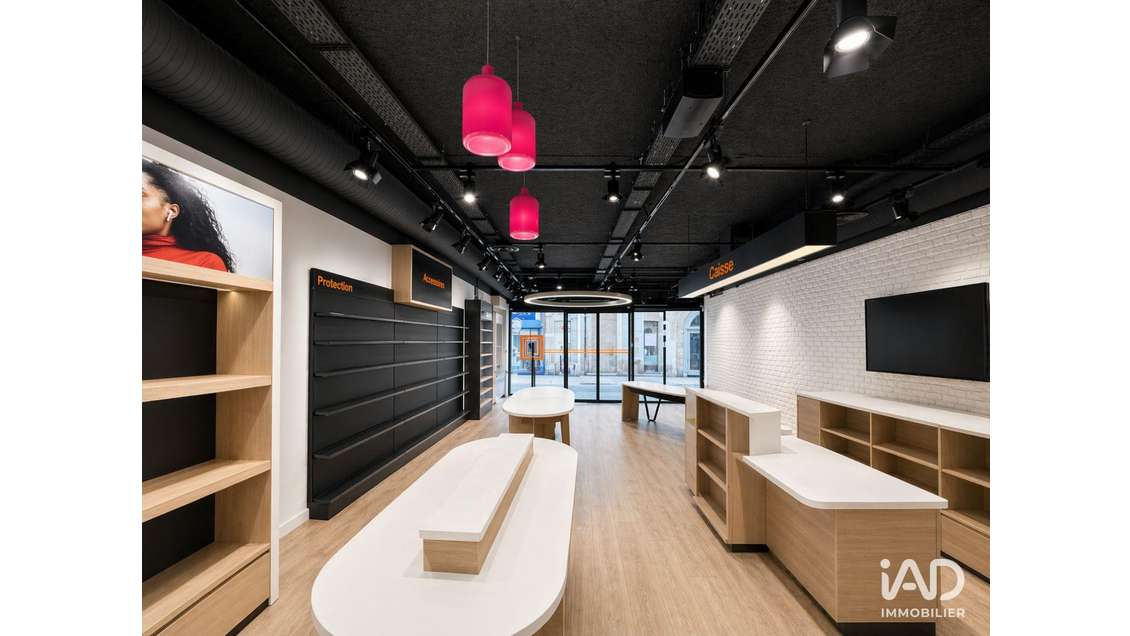 A louer local 180m² empl N°1 à Étampes